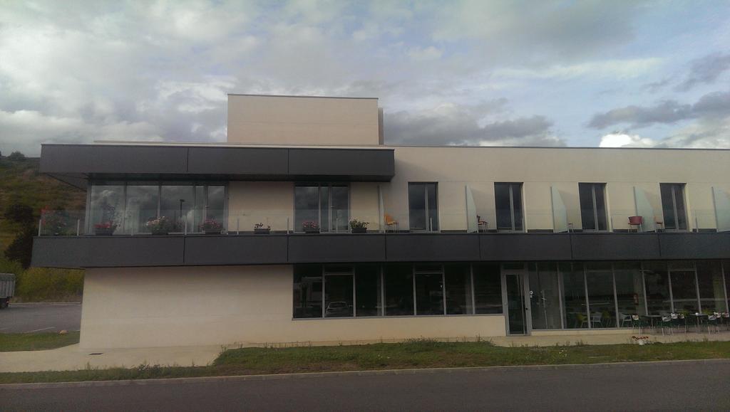 Nruta Ponferrada Hotel Bembibre  Екстериор снимка